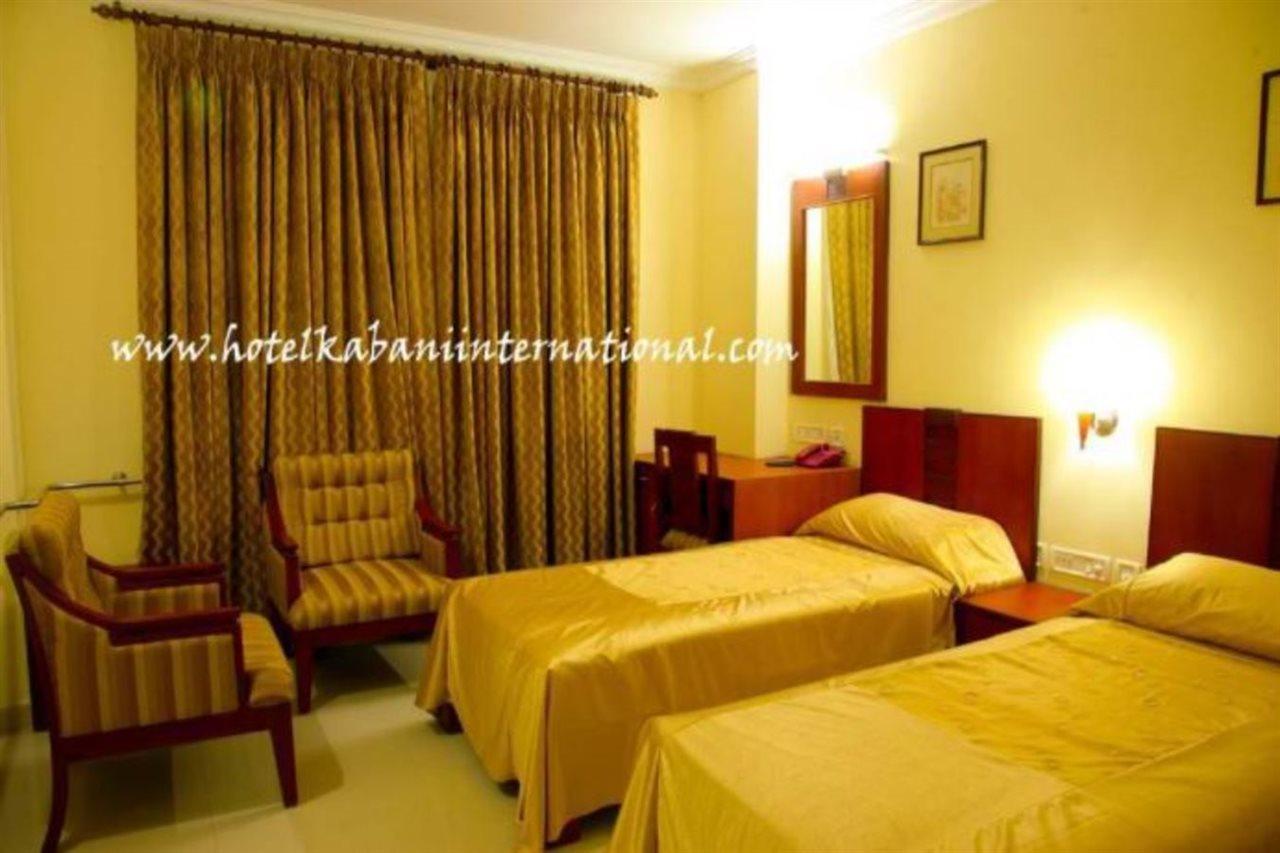 Hotel Kabani International Muvattupuzha Kültér fotó