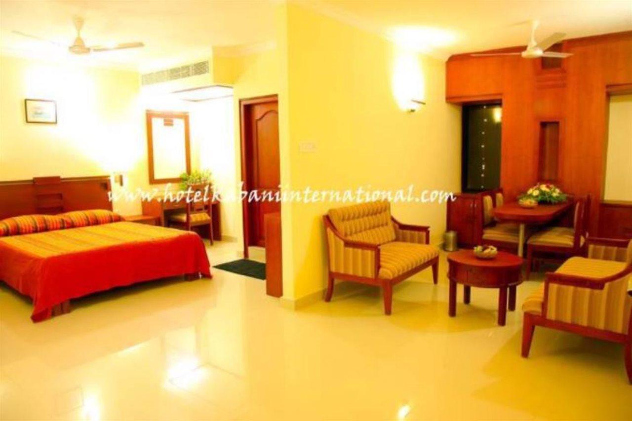Hotel Kabani International Muvattupuzha Kültér fotó