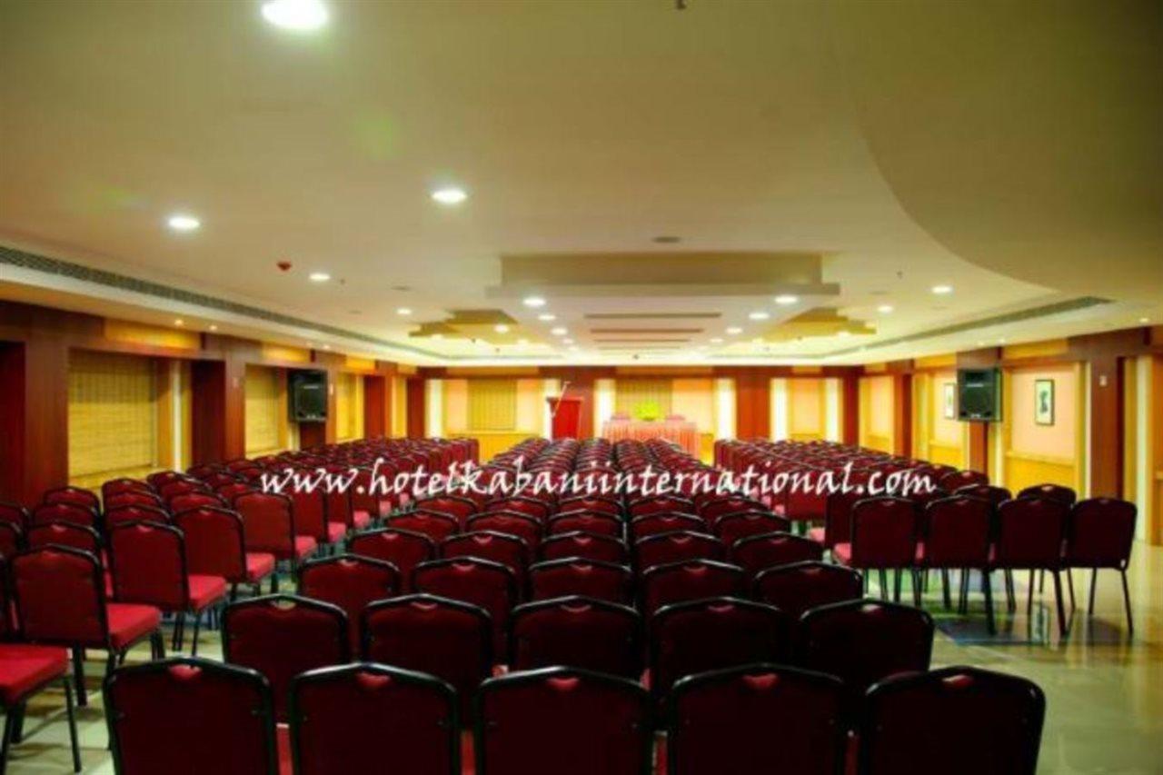 Hotel Kabani International Muvattupuzha Kültér fotó