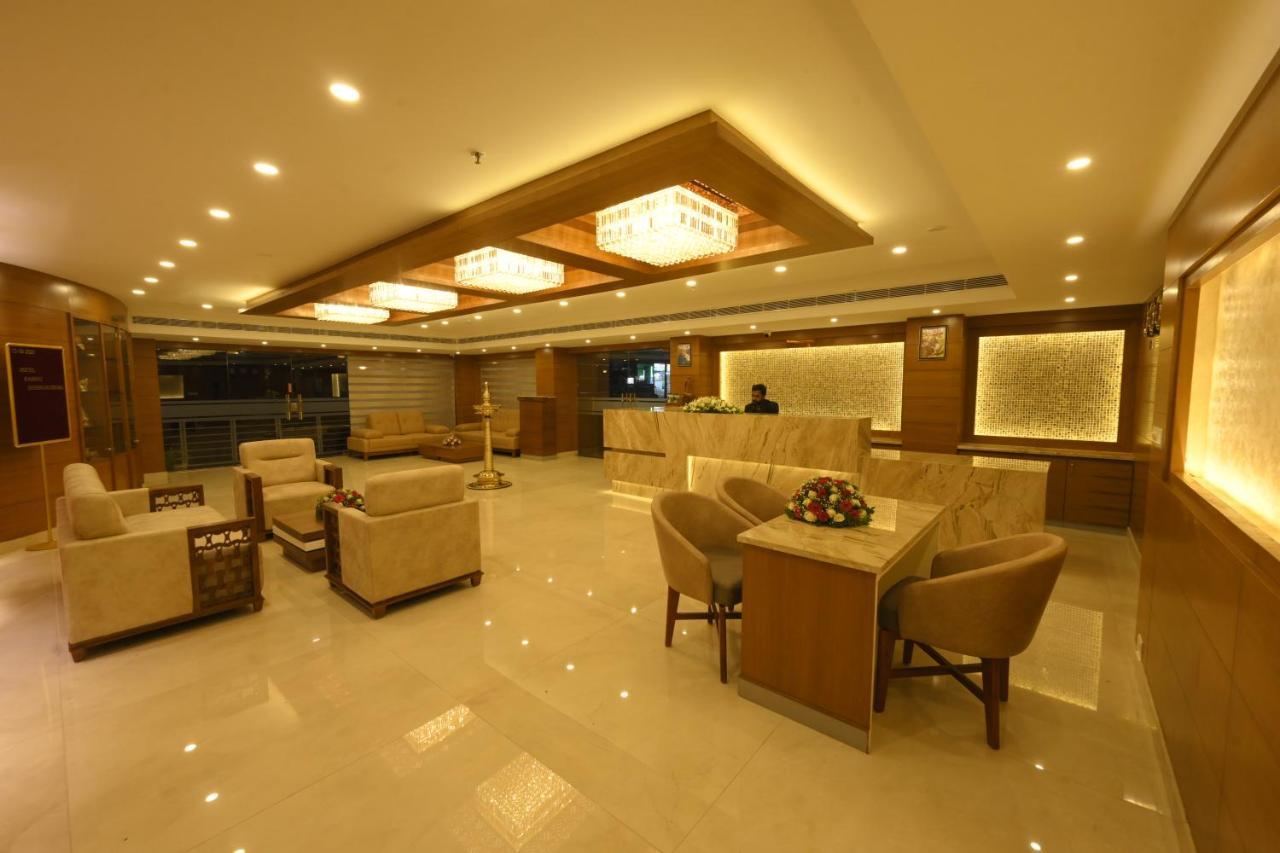Hotel Kabani International Muvattupuzha Kültér fotó